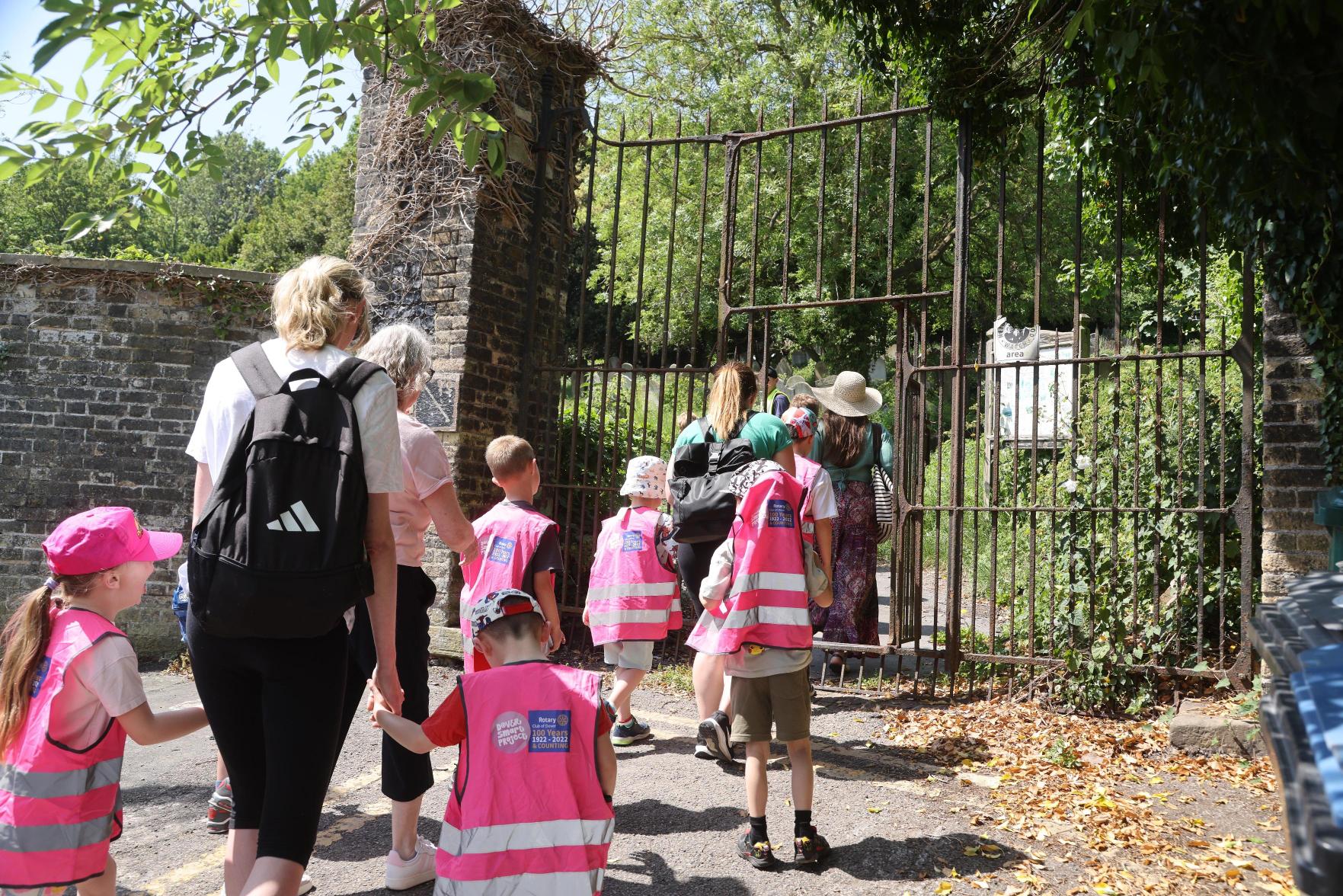Cowgate cemetery bug hunt